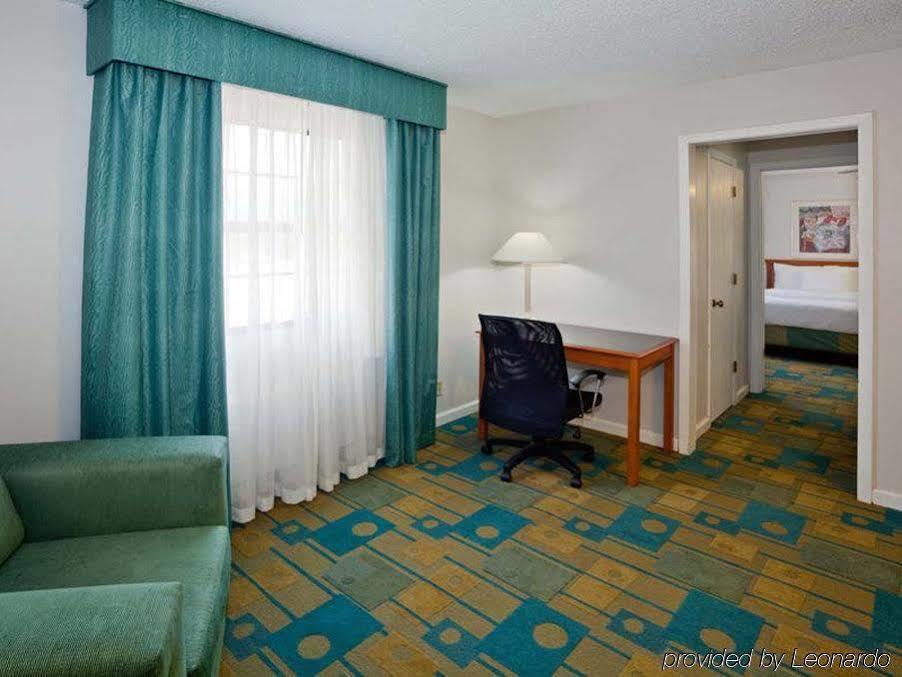 La Quinta By Wyndham West Hotel Omaha